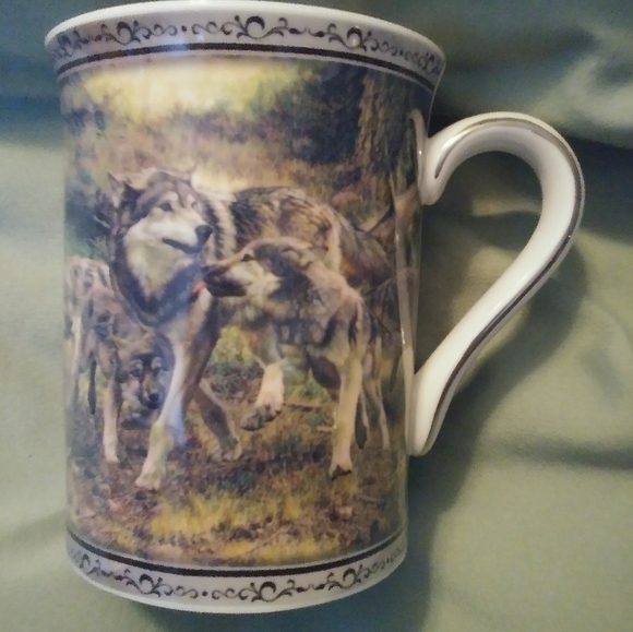 2 Wolves Mugs & Dances With Wolves DVD - Picture 3 of 15